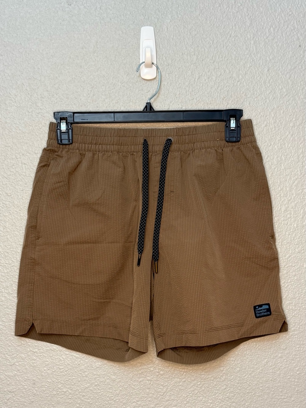 Howler Brothers | Salado Seersucker Shorts | Morel | Size Medium